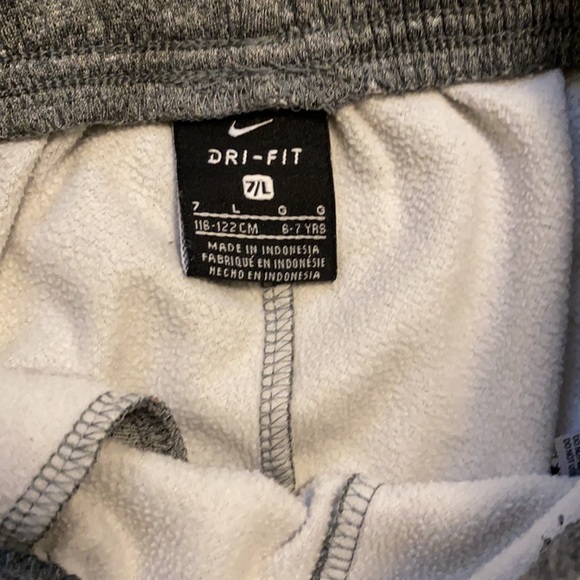 Nike sweatpants - Picture 3 of 3